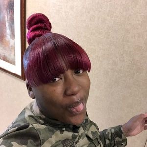 Meet your Posher, Ebony